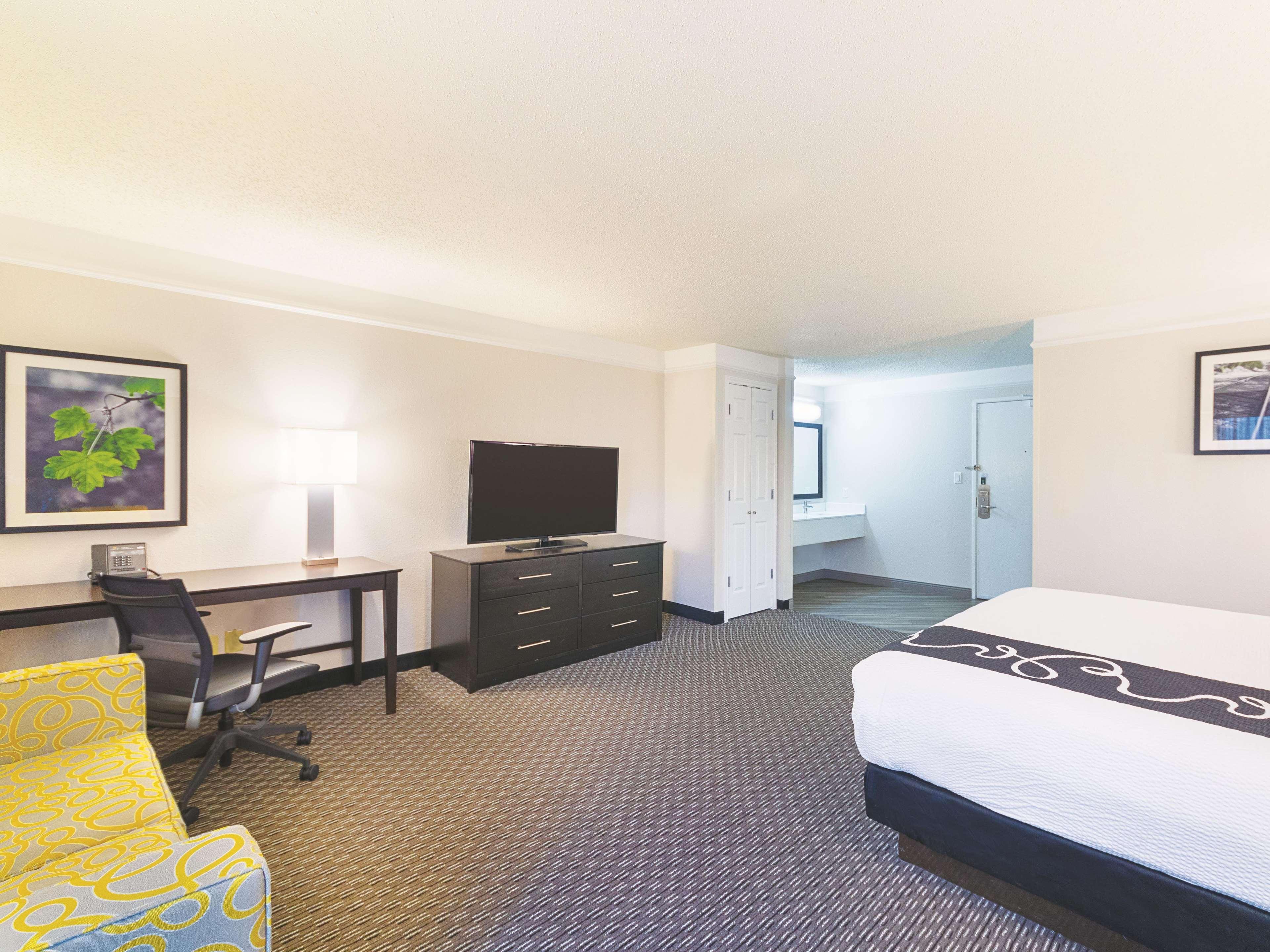 La Quinta By Wyndham Austin Round Rock Hotel Bagian luar foto